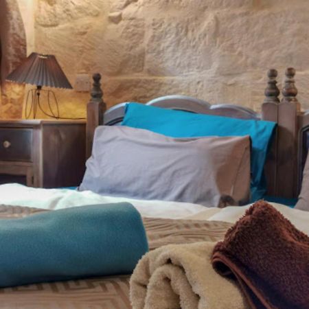 Peaceful Farmhouse Stay With Cozy Yard Għarb Buitenkant foto