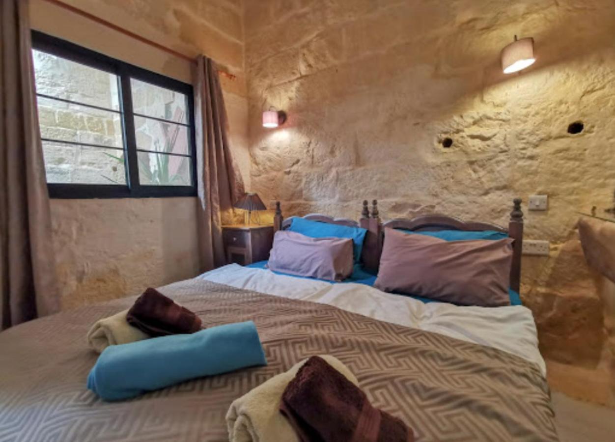 Peaceful Farmhouse Stay With Cozy Yard Għarb Buitenkant foto