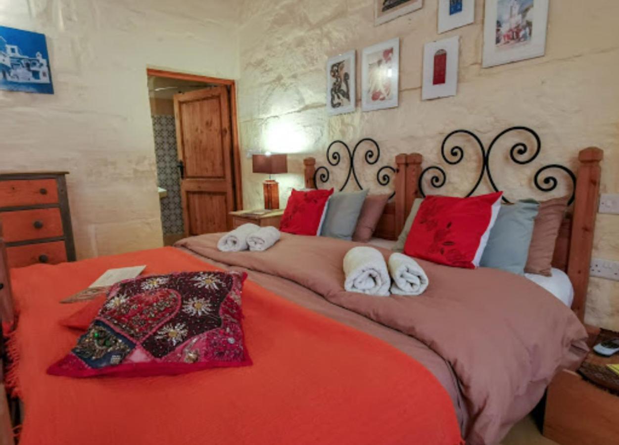 Peaceful Farmhouse Stay With Cozy Yard Għarb Buitenkant foto