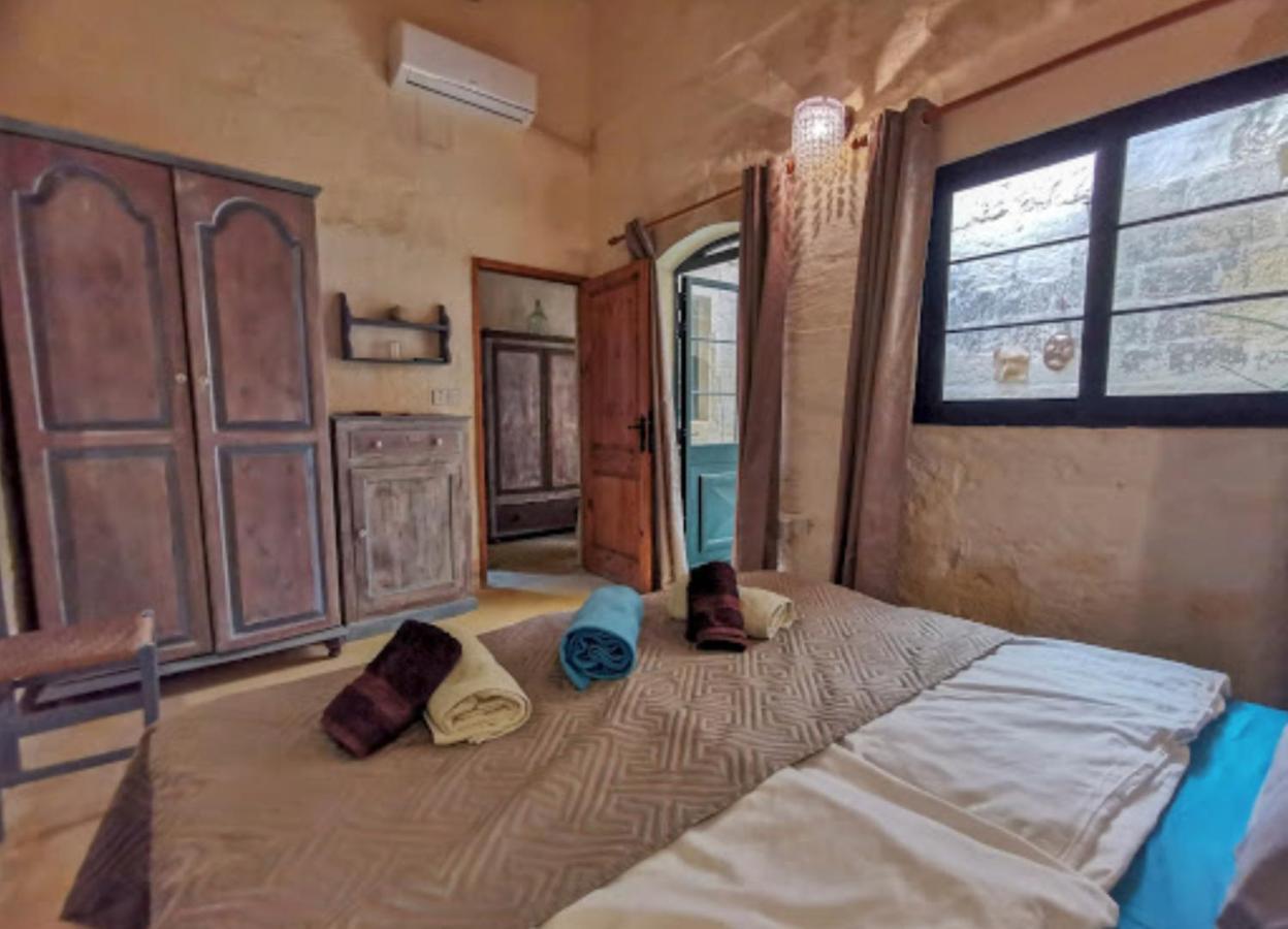 Peaceful Farmhouse Stay With Cozy Yard Għarb Buitenkant foto