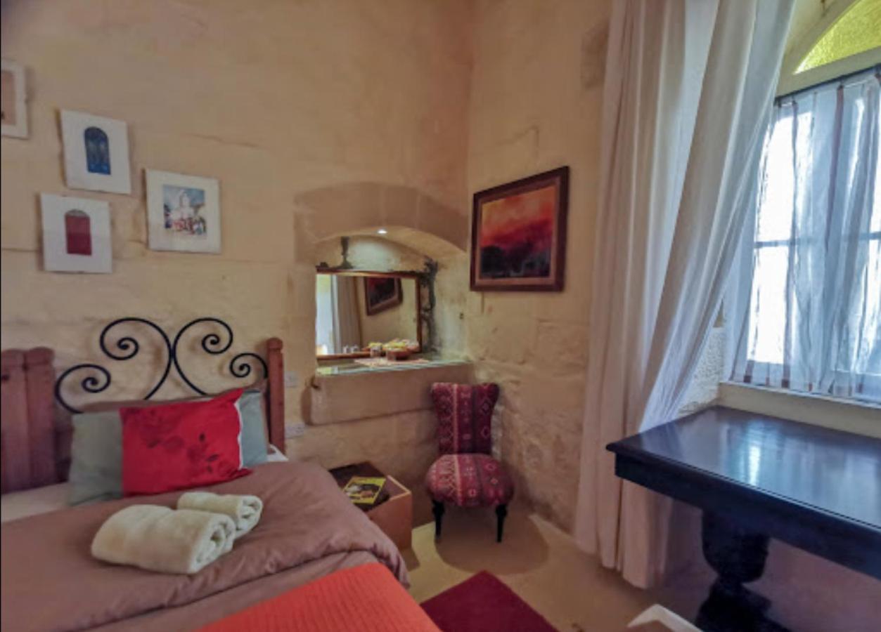 Peaceful Farmhouse Stay With Cozy Yard Għarb Buitenkant foto
