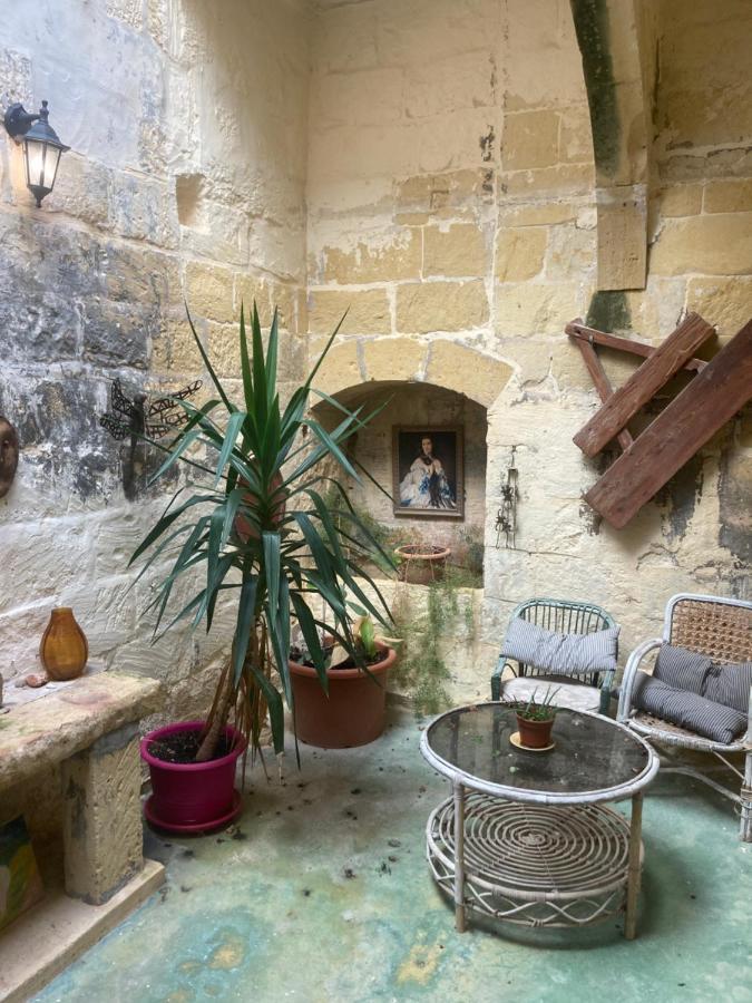 Peaceful Farmhouse Stay With Cozy Yard Għarb Buitenkant foto