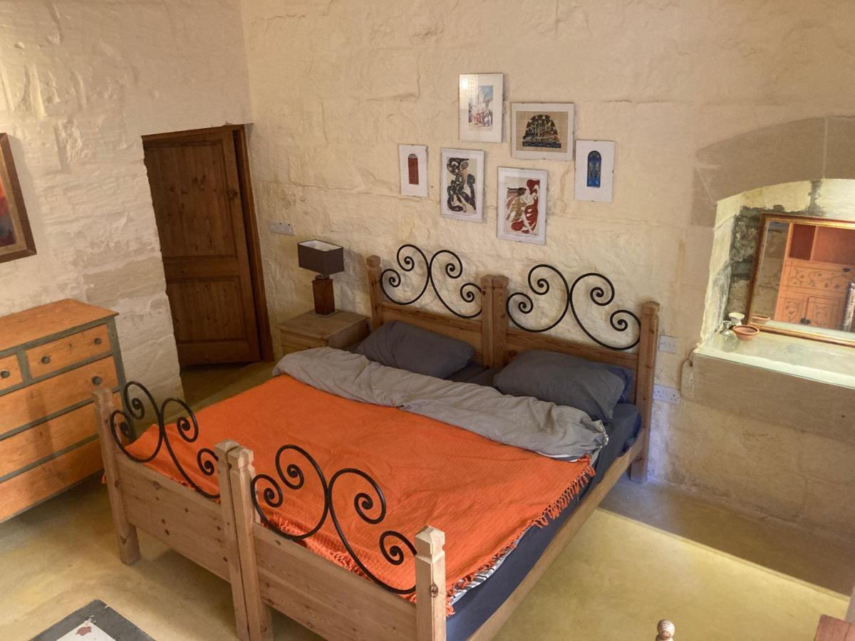 Peaceful Farmhouse Stay With Cozy Yard Għarb Buitenkant foto