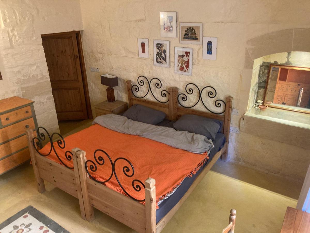 Peaceful Farmhouse Stay With Cozy Yard Għarb Buitenkant foto