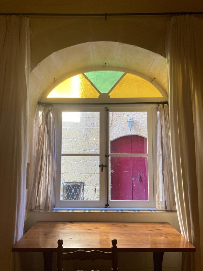 Peaceful Farmhouse Stay With Cozy Yard Għarb Buitenkant foto