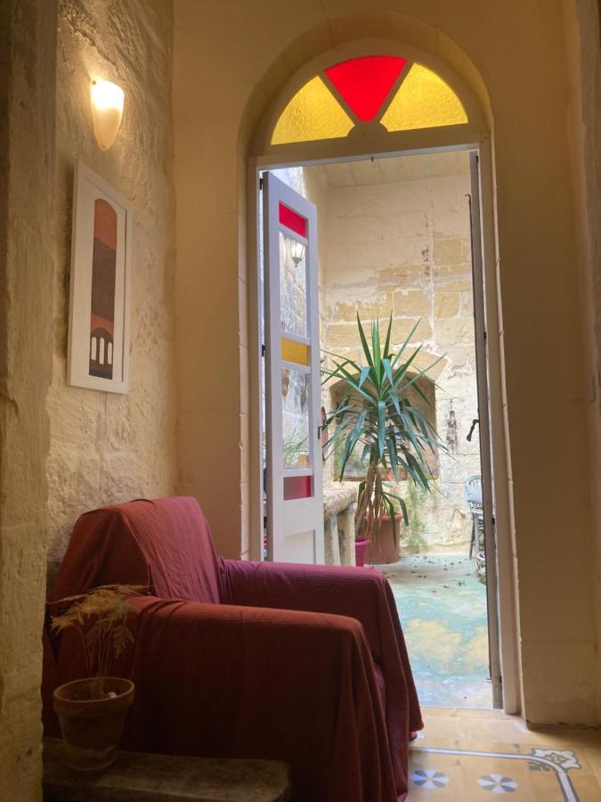 Peaceful Farmhouse Stay With Cozy Yard Għarb Buitenkant foto