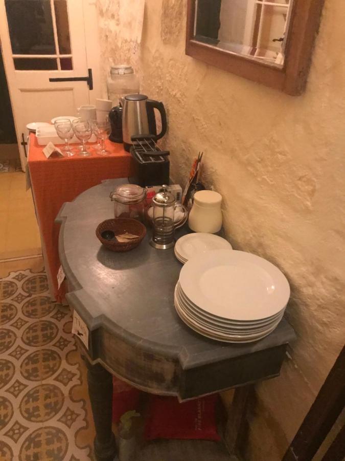 Peaceful Farmhouse Stay With Cozy Yard Għarb Buitenkant foto