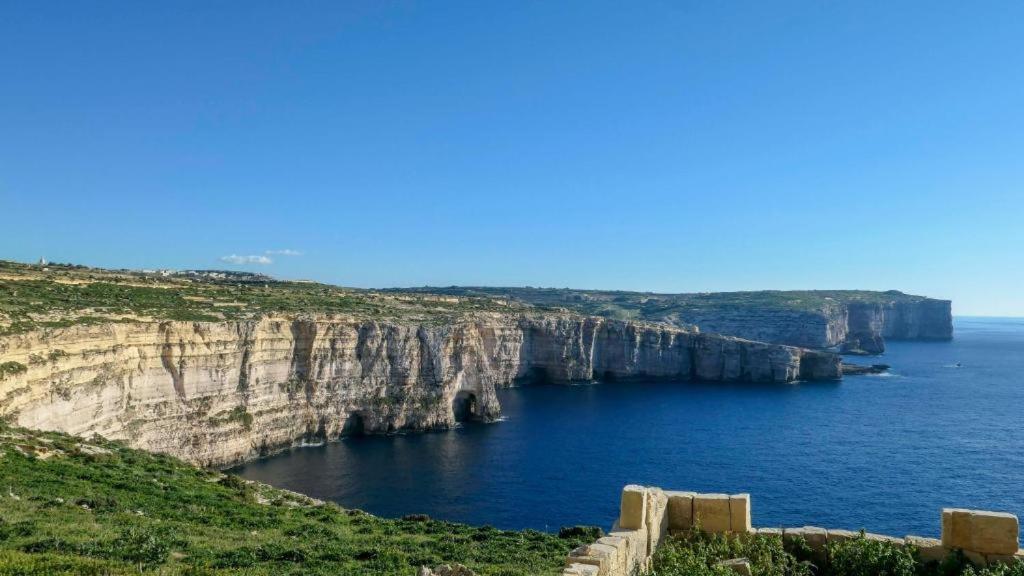 Peaceful Farmhouse Stay With Cozy Yard Għarb Buitenkant foto